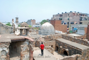 Scattered ruins of Zafar Mahal