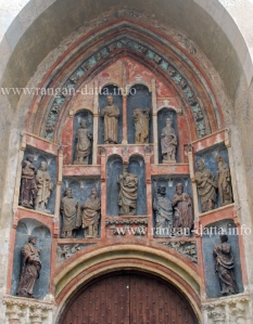 Statues on the niches, St. Mark's Church, Zagreb